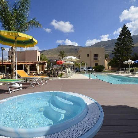 Hotel Oasi Da Paolo 卡斯泰卢佐 外观 照片