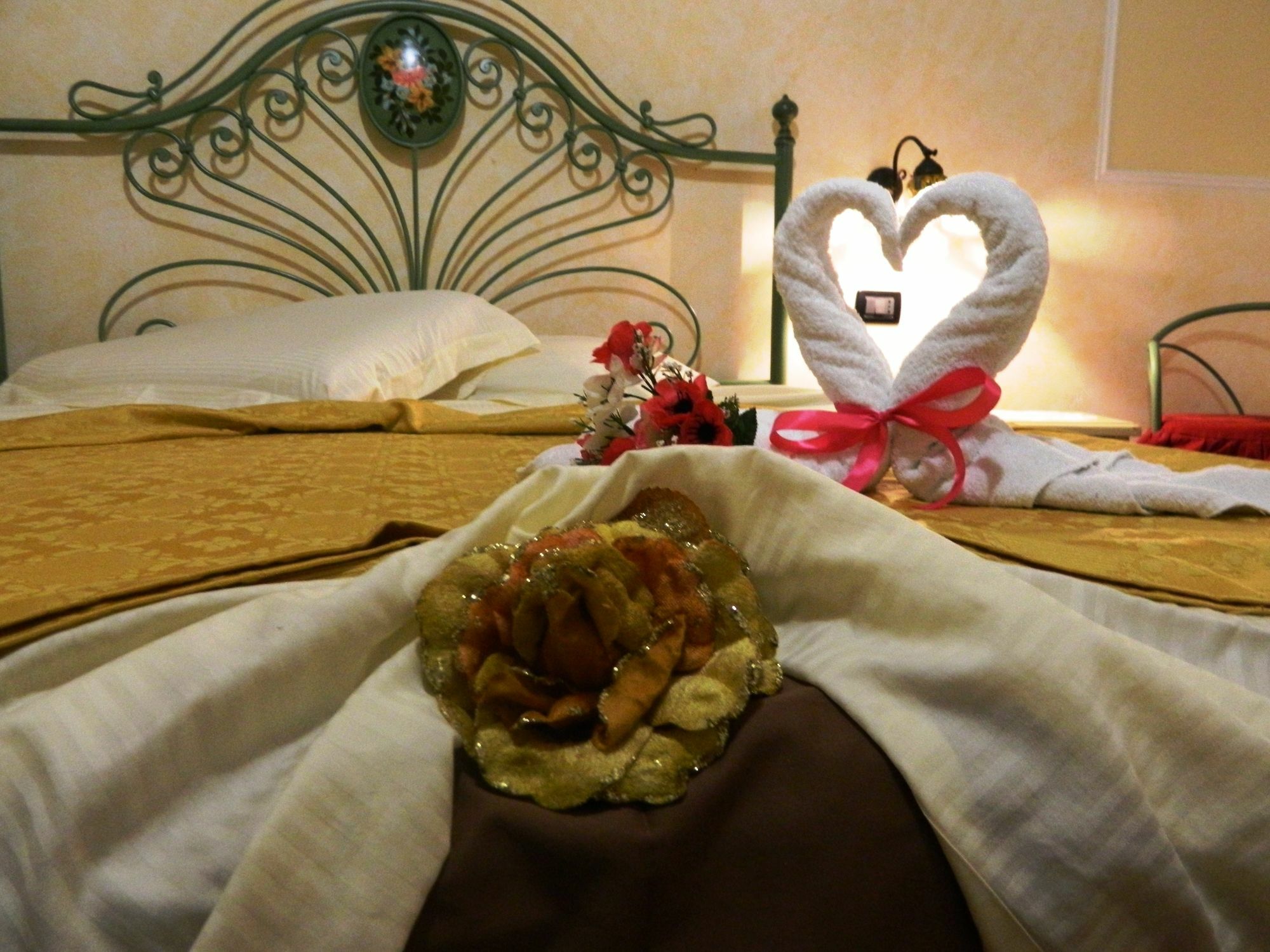 Hotel Oasi Da Paolo 卡斯泰卢佐 外观 照片
